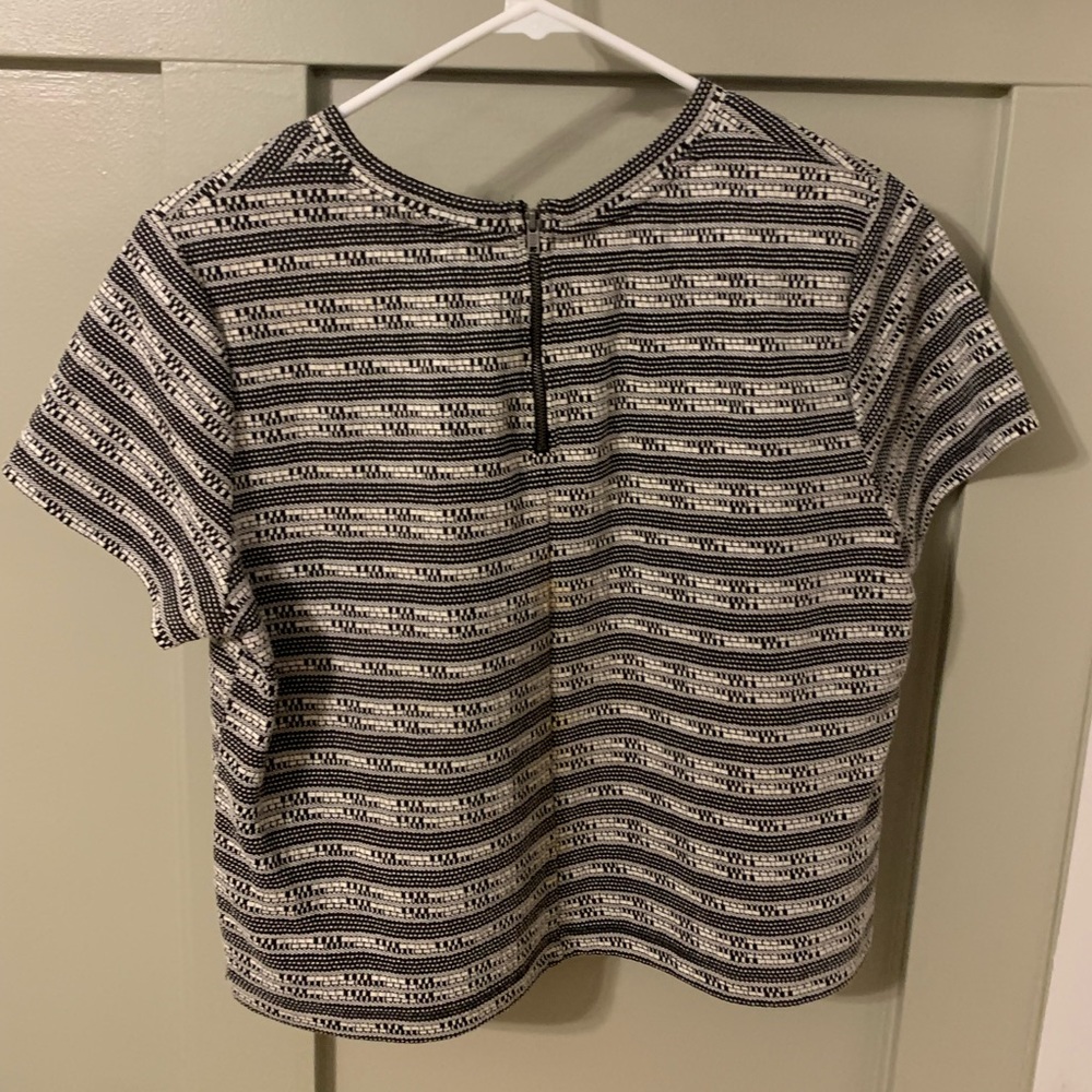 Geometric Print Top - Picture 2 of 3